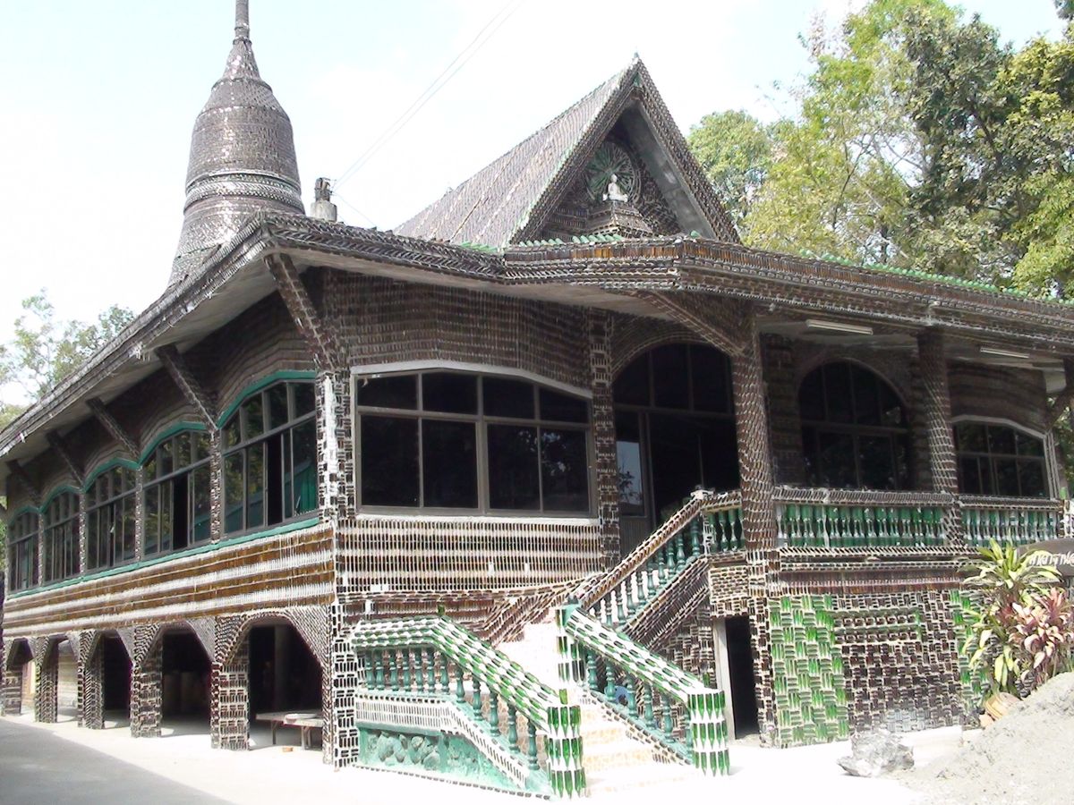 Flaschentempel Sisaket