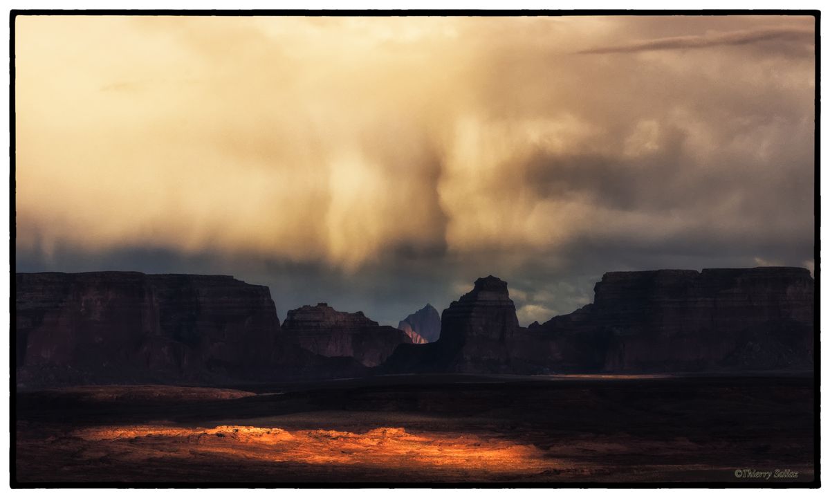 Orage sur le désert