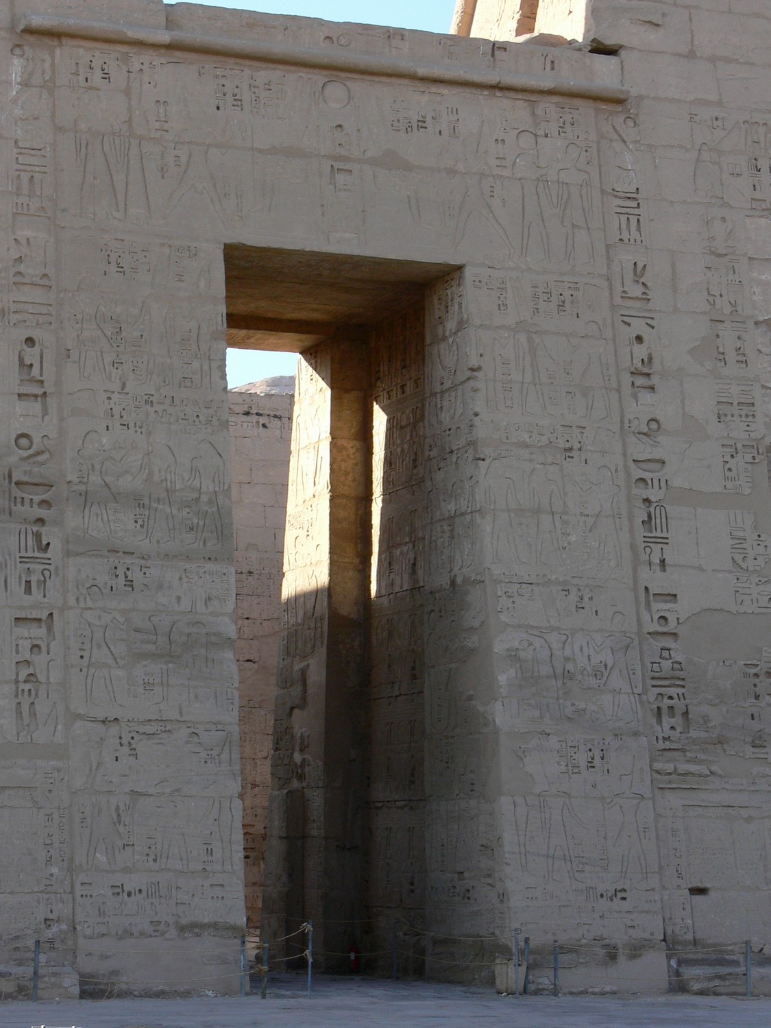 Medinet_Habu