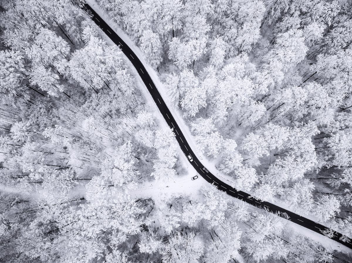 Autotreffen mitten in der Winteridylle