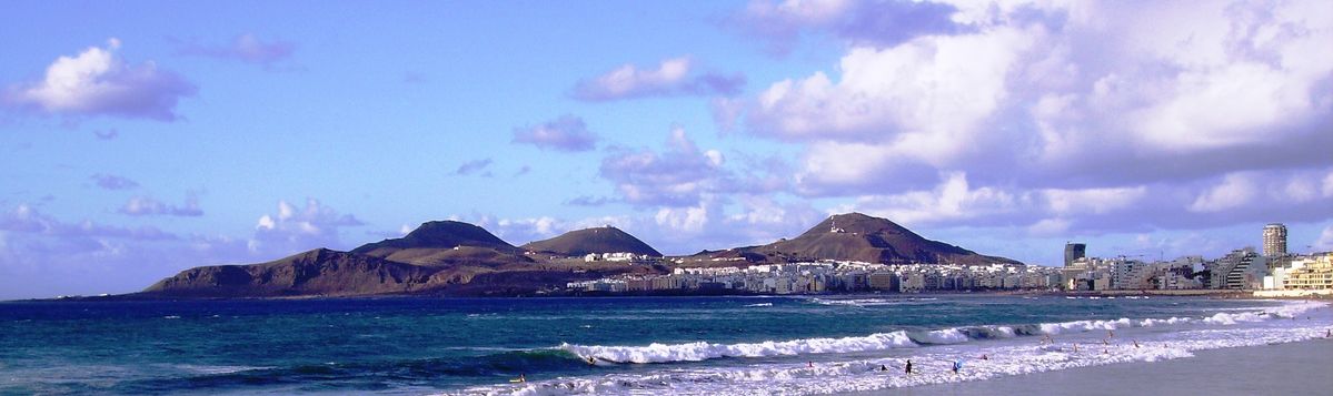 Playa de Las Canteras y su istmo en Gran Canaria